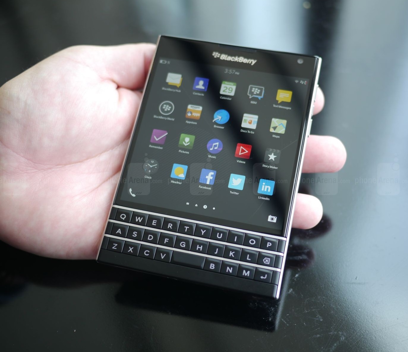 BlackBerry-Passport2-thiet-ke